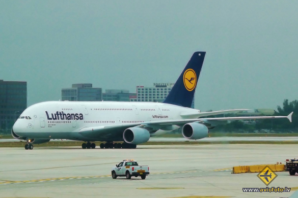 Airbus A380-841